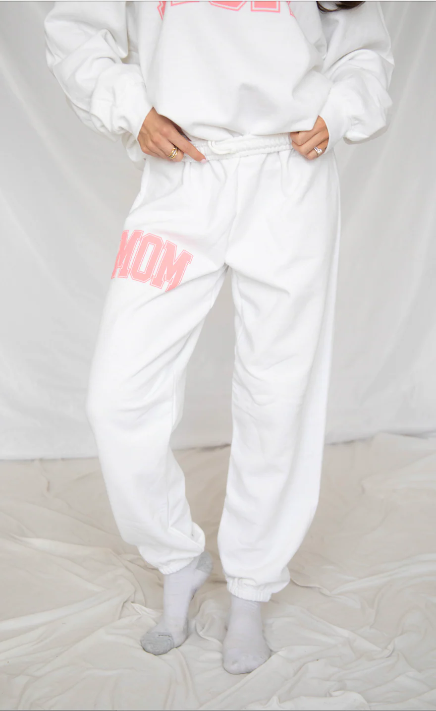 friday + saturday: classic mom sweatpants - pink