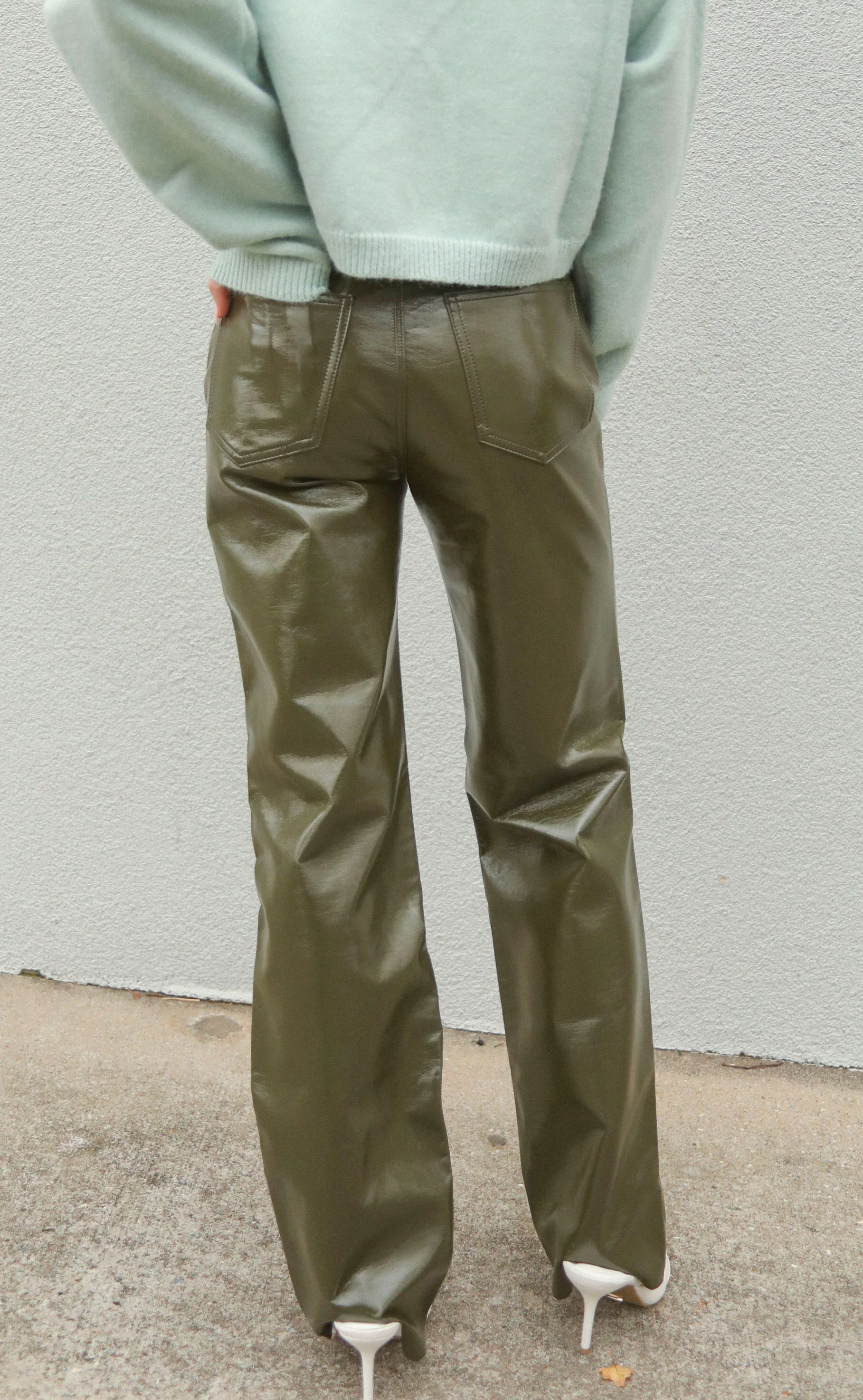 pistola: cassie super high rise straight - olive vinyl - Image 2